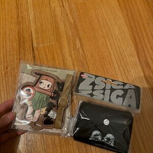 Pop Mart Zsiga Cute Luggage tag and Black Wallet Set